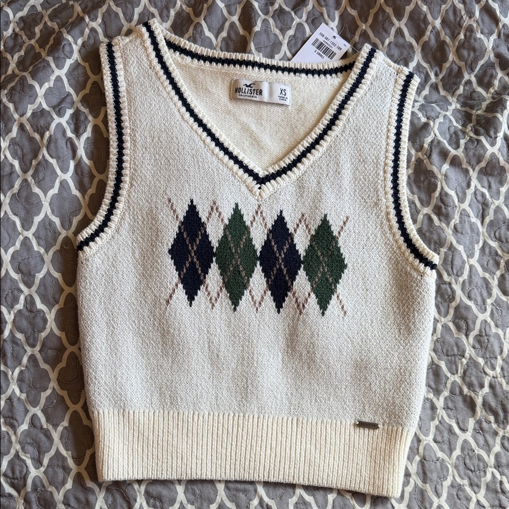 Hollister Cream Argyle Sweater Vest
